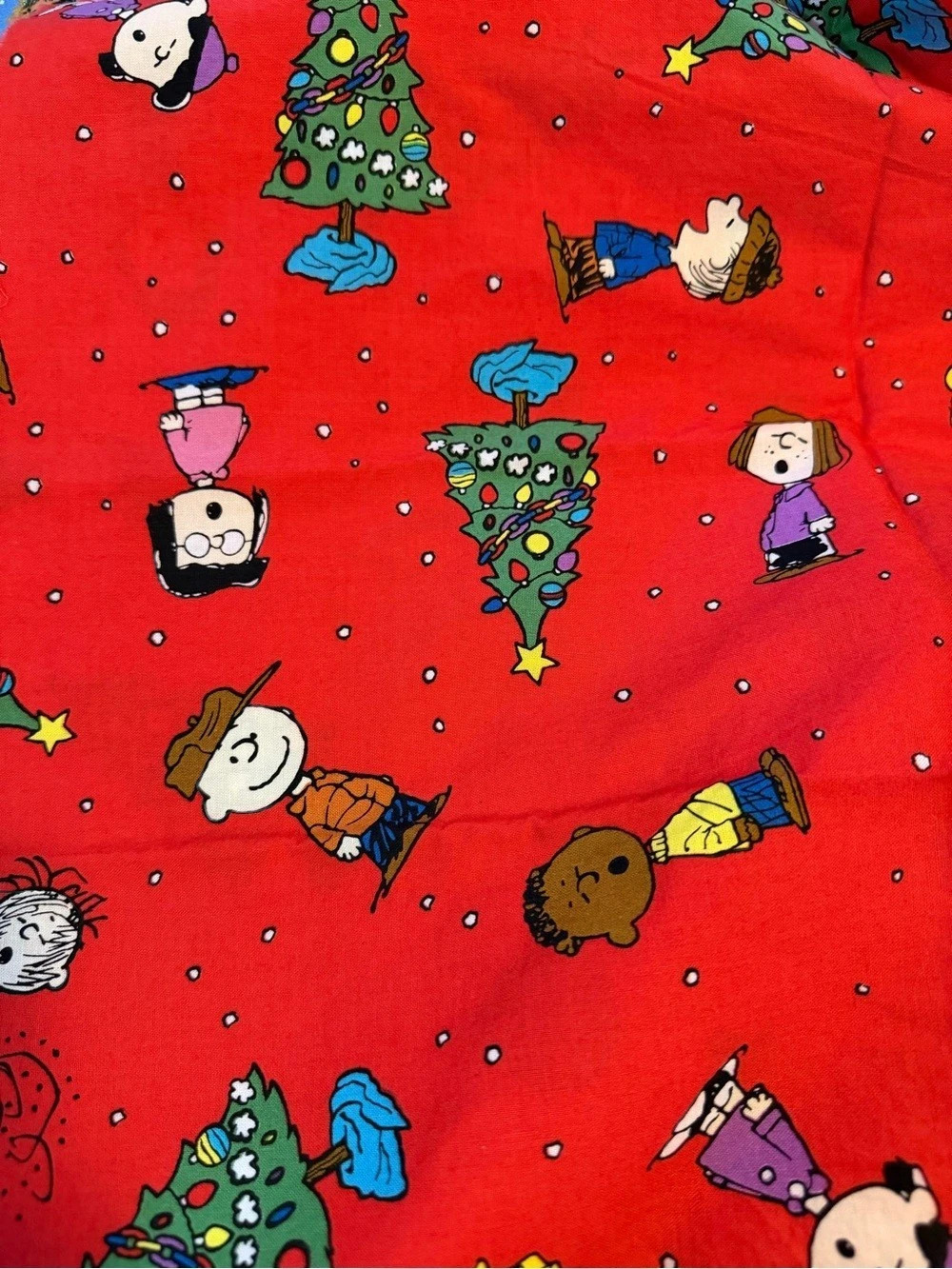 Peanuts Snoopy Charlie Brown Friends Christmas Tree Red Fabric 44” X 18.5”